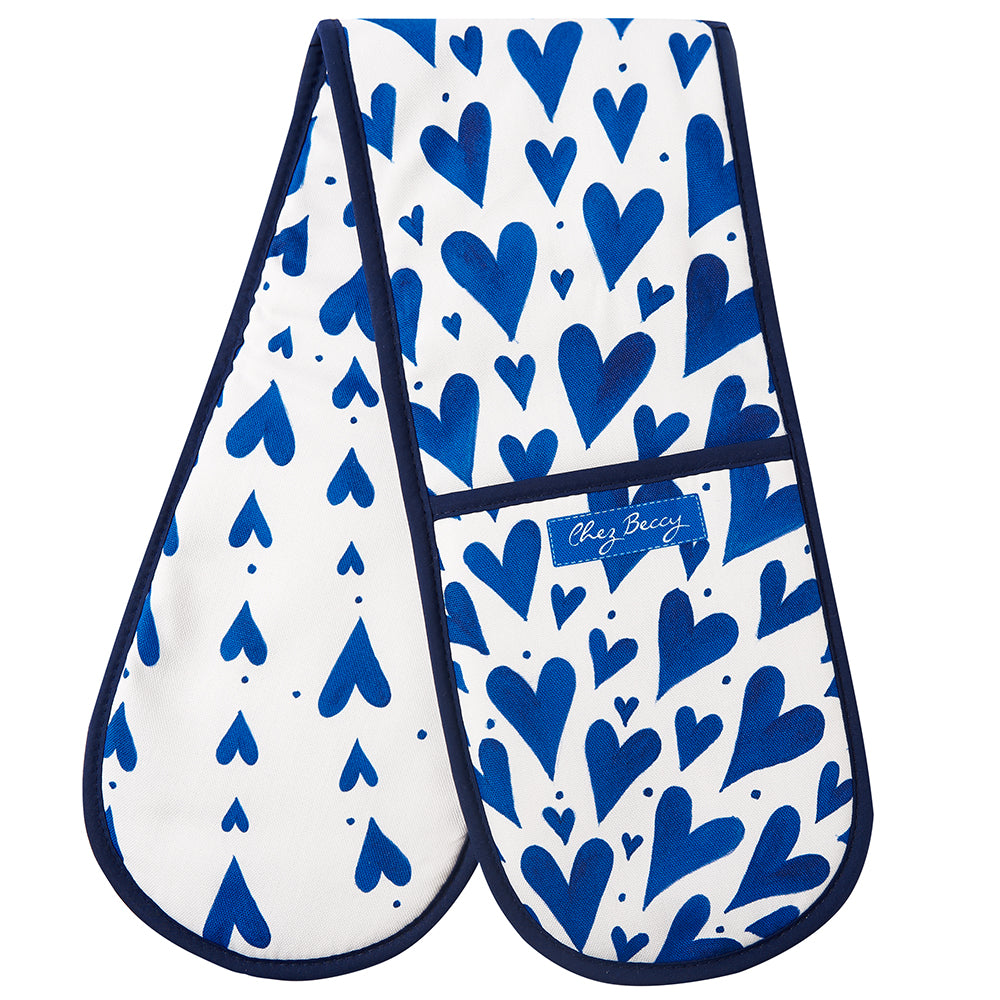 Chez Beccy, Chez Beccy double oven glove, blue heart double oven glove, blue shooting heart double oven glove, blue double oven glove, sustainable homeware, kitchen linens, kitchen textiles, made in Britain, blue oven mitt, blue oven glove, blue heart oven mitt, blue heart oven glove, every day moments, joy in everyday tasks